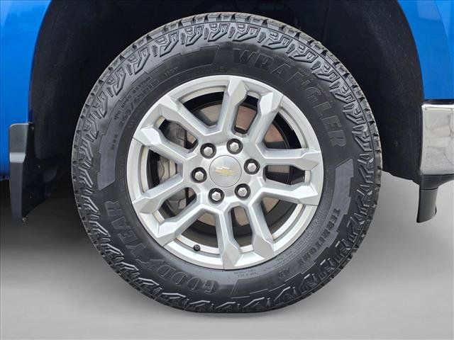 Used 2022 Chevrolet Silverado 1500 LT w/ Safety Package AWD/4WD image 9