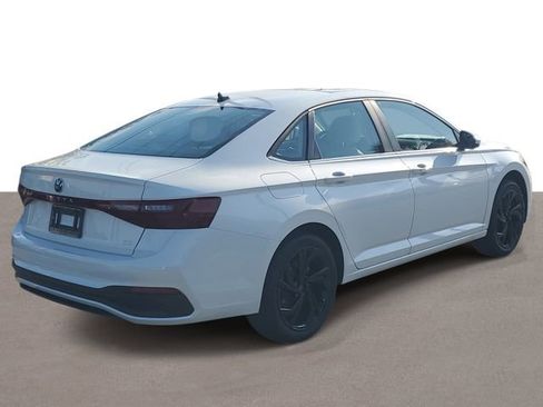 New 2026 Volkswagen Jetta SE FWD image 4