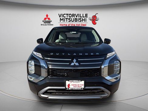 New 2026 Mitsubishi Outlander SE FWD image 2