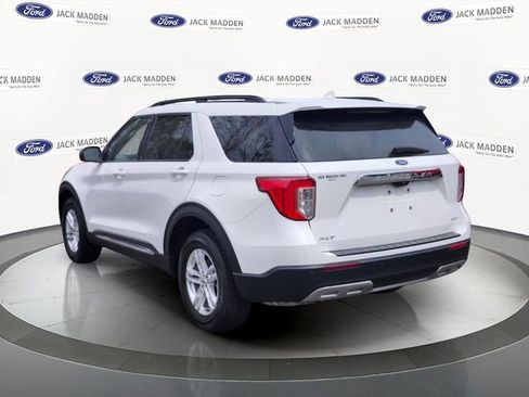 Certified 2022 Ford Explorer XLT w/ Equipment Group 202A AWD/4WD image 3