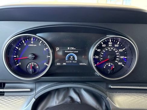 Certified 2024 Kia Carnival LX FWD image 12