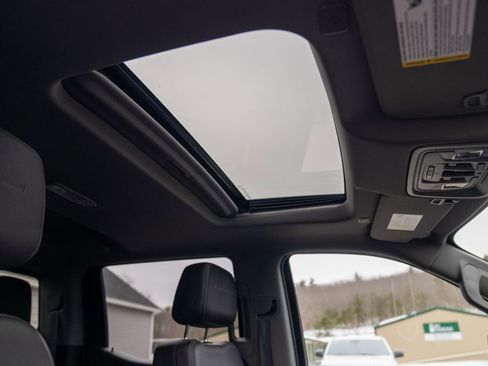 Used 2022 GMC Sierra 1500 Denali w/ Denali Premium Package image 14