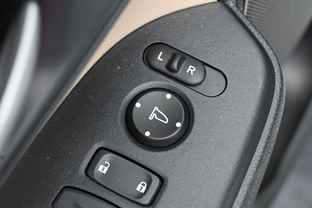 Used 2020 Honda CR-V LX image 11
