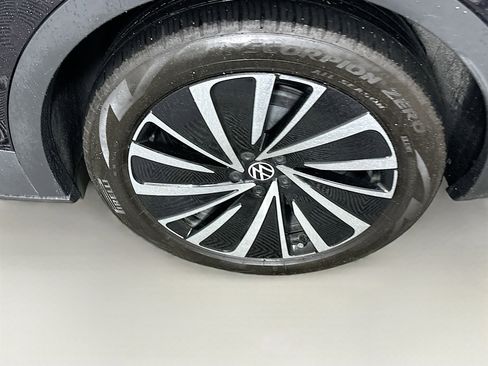 Used 2024 Volkswagen ID.4 S image 11