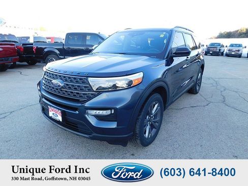Used 2022 Ford Explorer XLT w/ Equipment Group 202A image 4