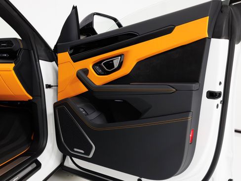 Used 2024 Lamborghini Urus S image 46