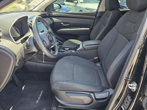 Used 2023 Hyundai Tucson SE AWD/4WD image 2