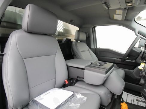 Used 2024 Ford F550 4x4 Regular Cab Super Duty image 35