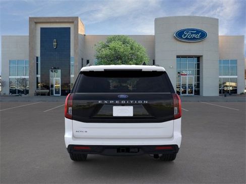 New 2026 Ford Expedition Active image 5