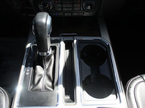 Used 2019 Ford F150 Lariat w/ Equipment Group 502A Luxury AWD/4WD image 34