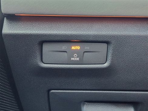 New 2026 Volkswagen Tiguan SE R-Line image 12