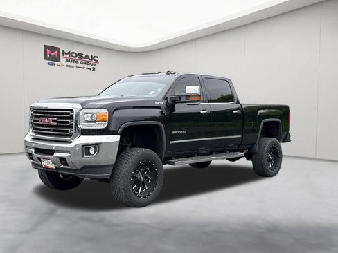 Used 2015 GMC Sierra 2500 SLT w/ Duramax Plus Package AWD/4WD image 4