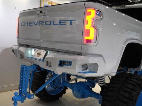 Used 2021 Chevrolet Silverado 2500 High Country image 6