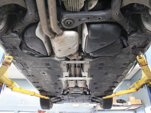 Used 2016 Audi A8 L 4.0T w/ Driver Assistance Package image 98