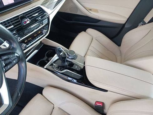 Used 2019 BMW 530i w/ Convenience Package RWD image 11