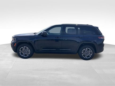 New 2024 Jeep Grand Cherokee Trailhawk w/ Advanced Protech Group II image 2