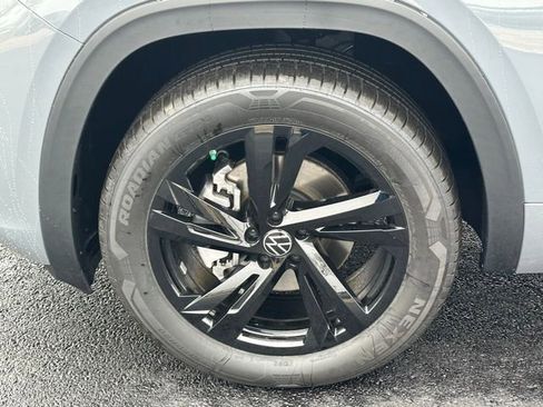 New 2026 Volkswagen Atlas Cross Sport SEL R-Line AWD/4WD image 10