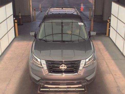 Certified 2025 Nissan Pathfinder SL FWD image 12