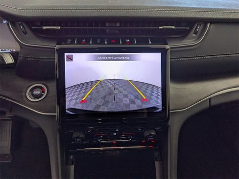 New 2025 Jeep Grand Cherokee Limited w/ Trailer Tow Package image 22