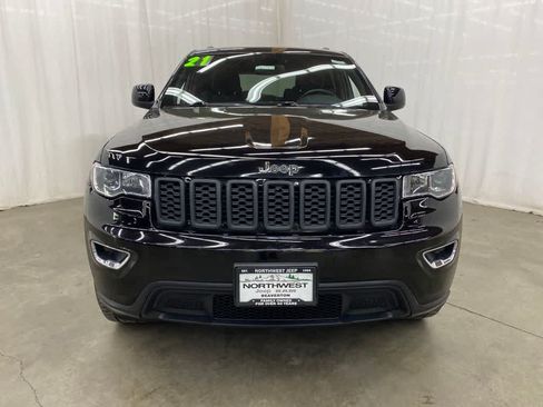 Used 2021 Jeep Grand Cherokee Laredo w/ Security & Convenience Group AWD/4WD image 9