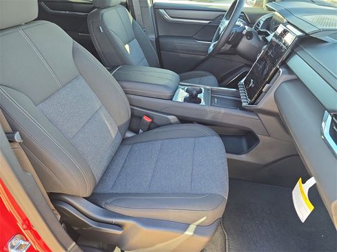 New 2026 GMC Acadia Elevation image 10