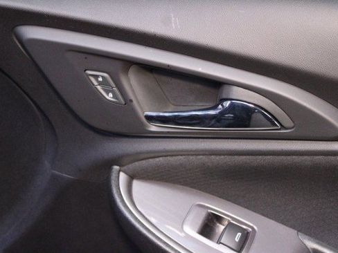 Used 2022 Chevrolet Malibu RS image 9