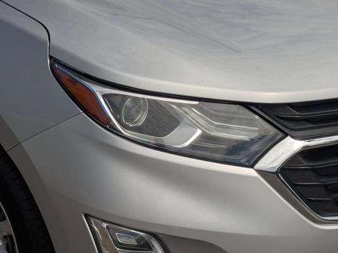 Used 2020 Chevrolet Equinox LS FWD image 10