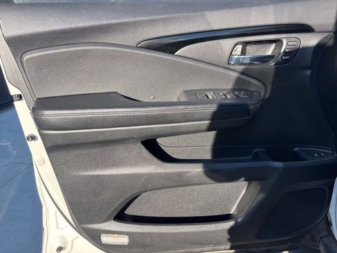 Used 2018 Honda Pilot Elite image 24