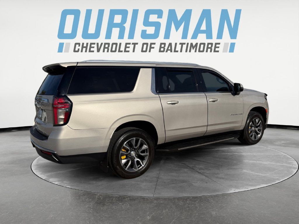Used 2021 Chevrolet Suburban LT w/ LT Signature Package AWD/4WD image 6