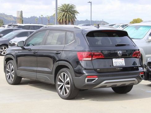 Used 2023 Volkswagen Taos SE w/ Panoramic Sunroof Package image 19