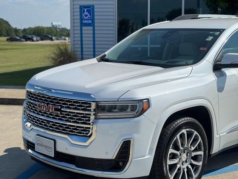 Used 2023 GMC Acadia Denali w/ Denali Technology Package image 2