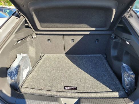 New 2025 Volkswagen ID.4 Pro image 19