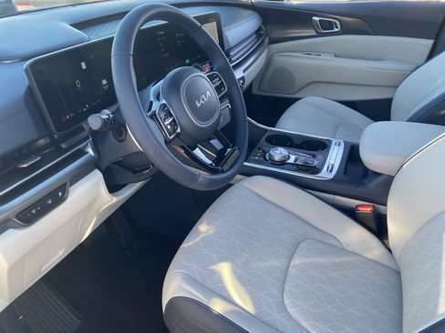 New 2026 Kia Carnival SX w/ SX Dark Edition Package FWD image 16