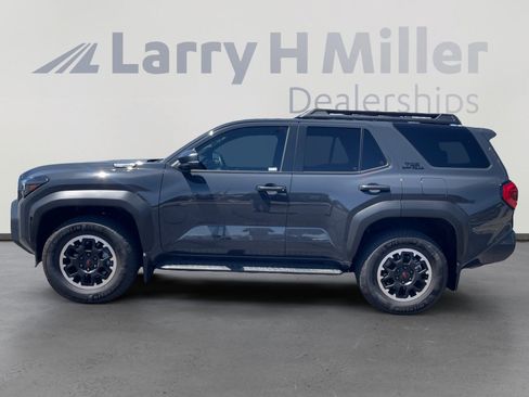 Used 2025 Toyota 4Runner TRD Off-Road AWD/4WD image 2