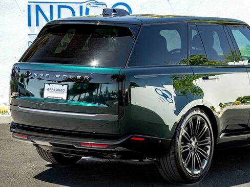 Used 2025 Land Rover Range Rover SE AWD/4WD image 7