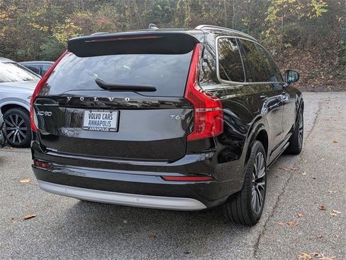 Certified 2022 Volvo XC90 T6 Momentum w/ Climate Package image 7
