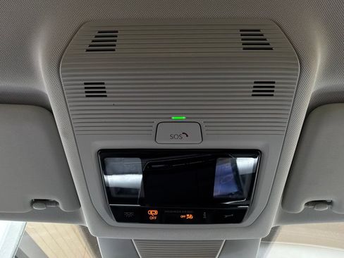 Used 2026 Volkswagen Tiguan SE FWD image 17