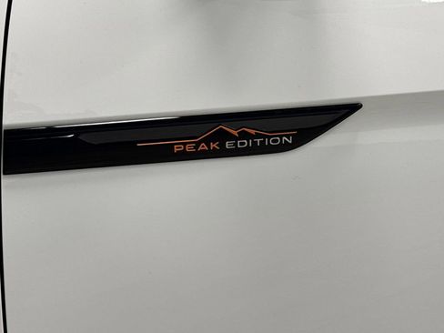 Used 2024 Volkswagen Atlas Peak Edition SE image 35