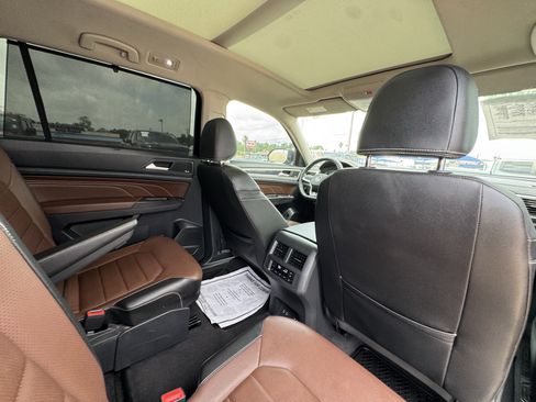 Used 2023 Volkswagen Atlas SEL Premium AWD/4WD image 33