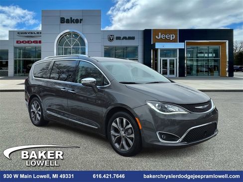 Used 2020 Chrysler Pacifica Limited w/ Tire & Wheel Group image 1