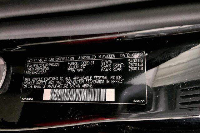 Used 2024 Volvo XC60 B5 Plus AWD/4WD image 38