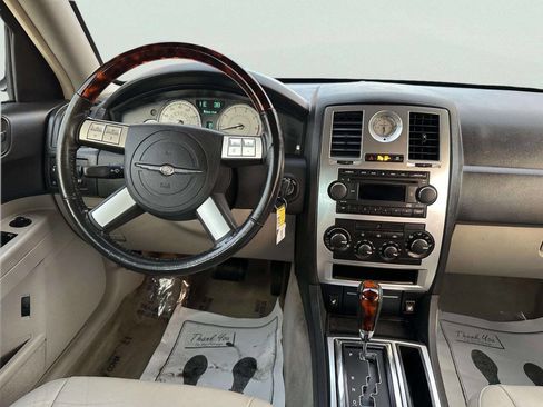 Used 2005 Chrysler 300 C image 18