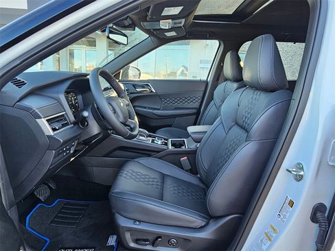 New 2025 Mitsubishi Outlander SEL Black Edition image 17