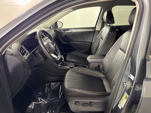 Used 2024 Volkswagen Tiguan SE image 24