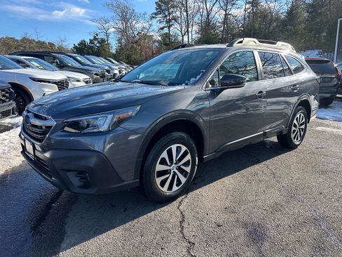 Used 2022 Subaru Outback Premium image 5