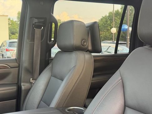 Used 2021 Chevrolet Suburban LT w/ Rear Media and Nav Package RWD image 10