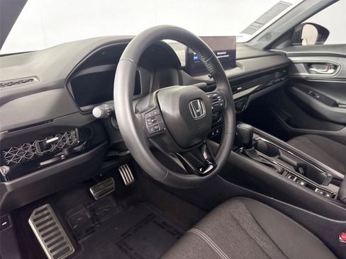 Used 2025 Honda Accord Sport image 4