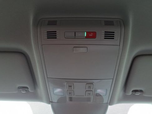 Used 2023 Volkswagen Taos SE FWD image 22