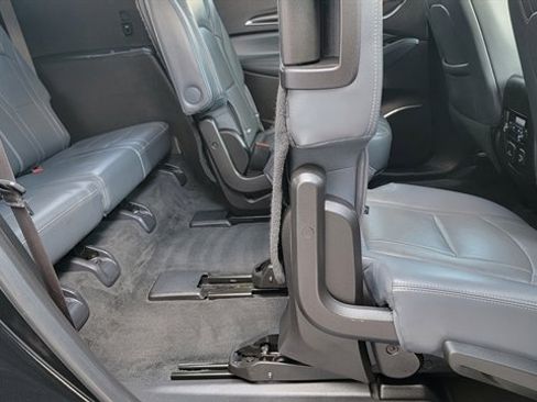 Used 2022 Buick Enclave Premium image 44
