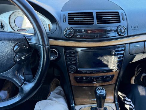 Used 2008 Mercedes-Benz E 350 Luxury image 19